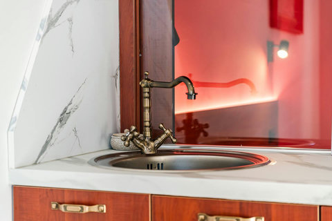 Fully-equipped kitchen details