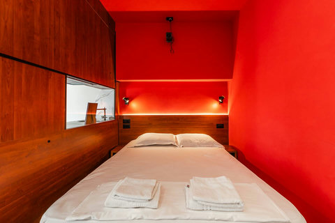 Bedroom with a double bed