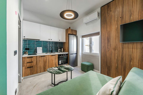 Living room and fully-equipped kitchen