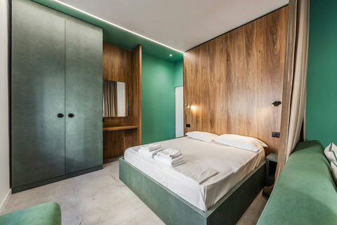 Bedroom with a double bed