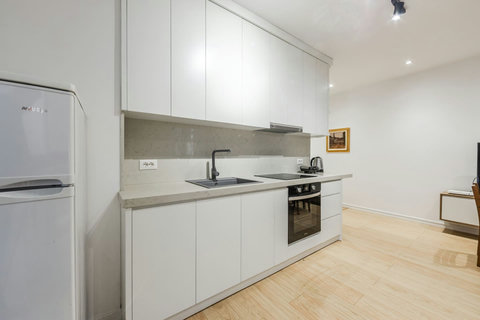 Fully-equipped kitchen