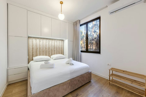 Bedroom with a double bed