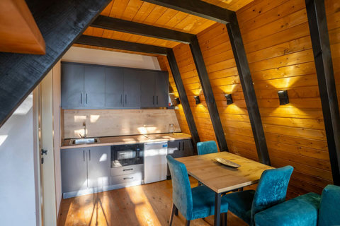 Fully-equipped kitchen and dining area