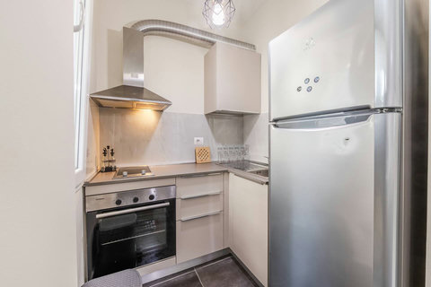 Fully-equipped kitchen