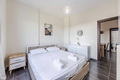 Bedroom with a double bed