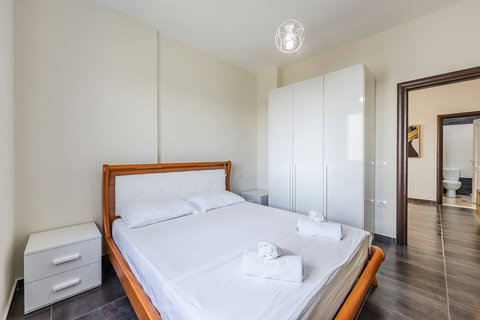 Bedroom with a double bed