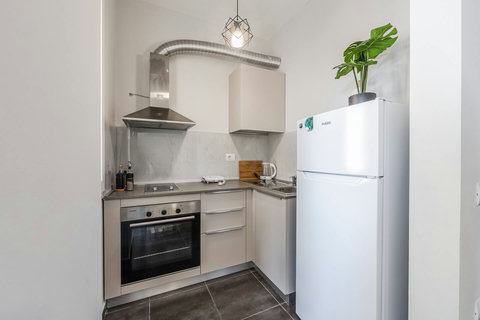 Fully-equipped kitchen