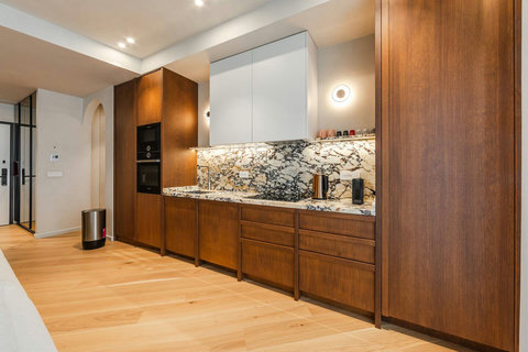 Fully-equipped kitchen