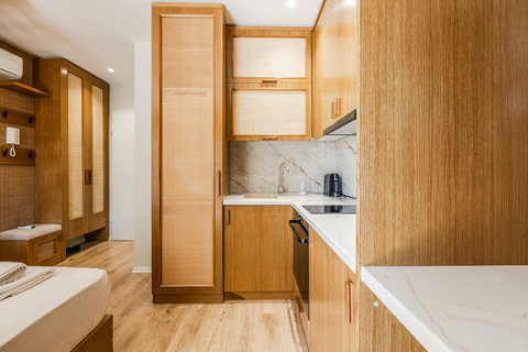 Fully-equipped kitchen