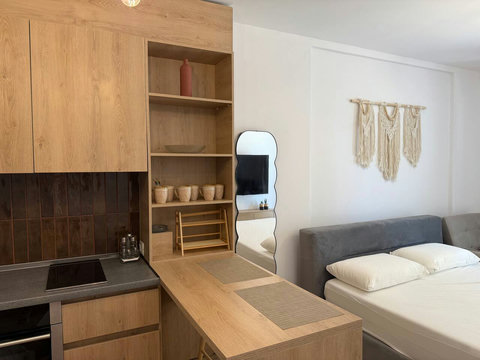 Fully-equipped kitchen and dining area