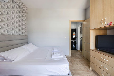 Bedroom with a double bed