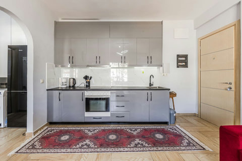 Fully-equipped kitchen