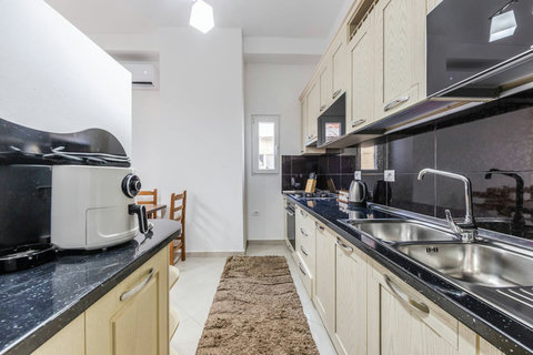 Fully-equipped kitchen