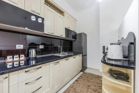 Fully-equipped kitchen