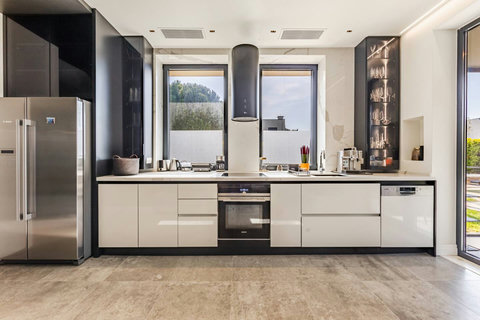 Fully-equipped kitchen