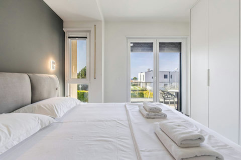 Bedroom 4 with a double bed (First floor)