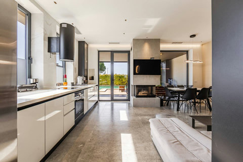 Fully-equipped kitchen and living room