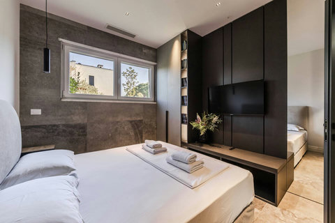 Bedroom 2 with a double bed (Ground floor)