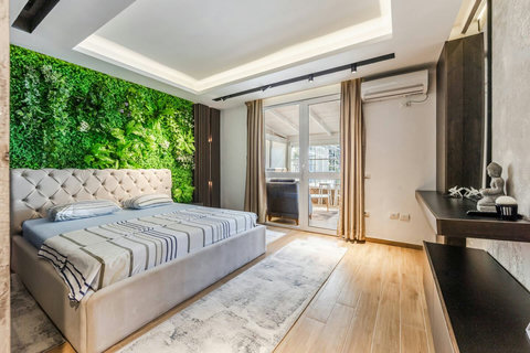 Bedroom with a double bed