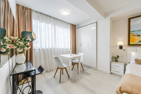 Bedroom with a double bed