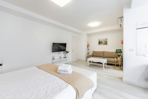 Bedroom with a double bed