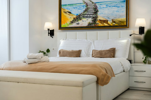 Bedroom with a double bed