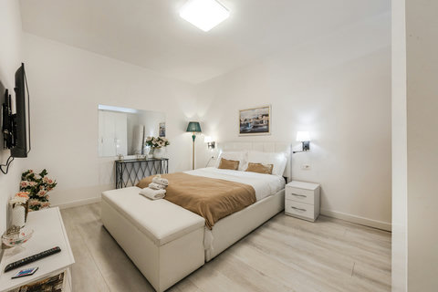 Bedroom with a double bed