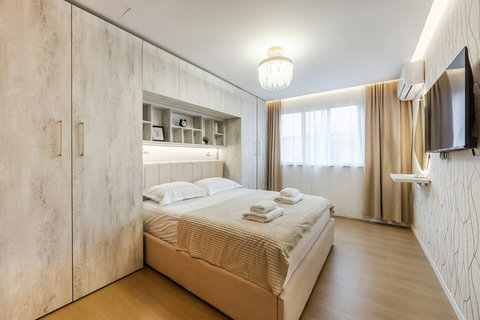 Bedroom with a double bed