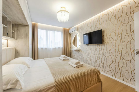 Bedroom with a double bed