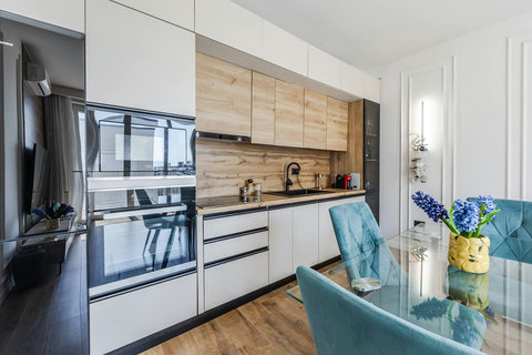 Fully-equipped kitchen