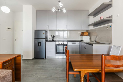 Fully-equipped kitchen