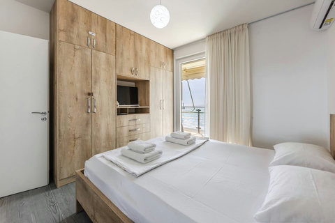 Bedroom with a double bed