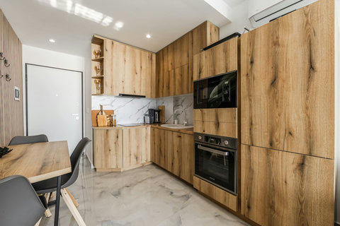 Fully-equipped kitchen