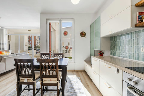 Fully-equipped kitchen