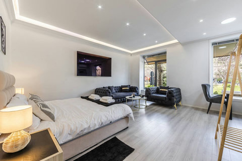 Bedroom area with a double bed