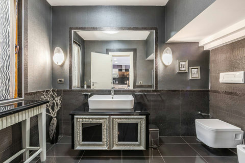 Bathroom 1 (located on the ground floor)