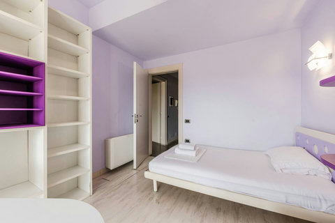 Bedroom 2 with a single bed (located on the first floor)