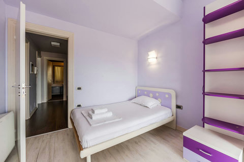 Bedroom 2 with a single bed (located on the first floor)