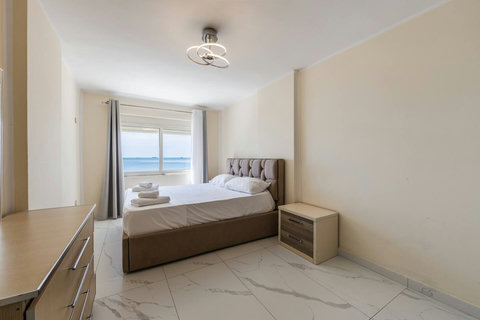 Bedroom with a double bed