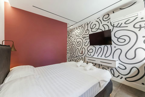 Bedroom with a double bed