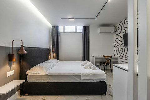 Bedroom with a double bed