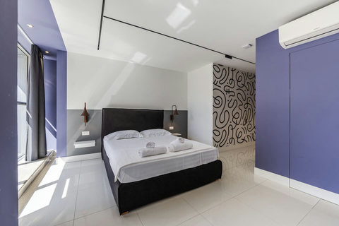 Bedroom with a double bed