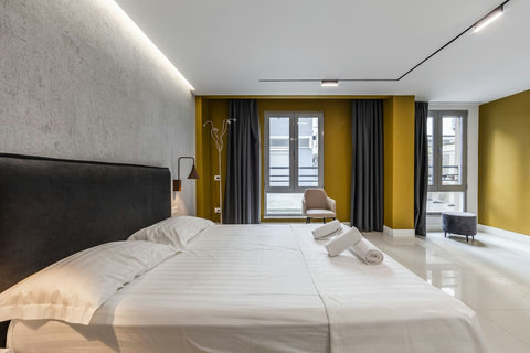 Bedroom with a double bed