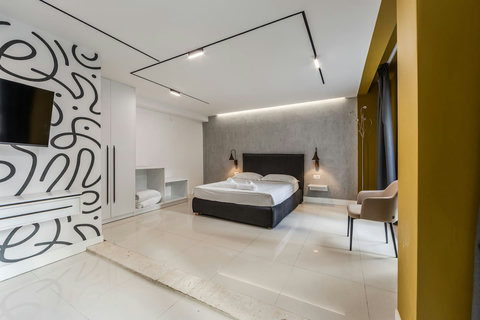 Bedroom with a double bed