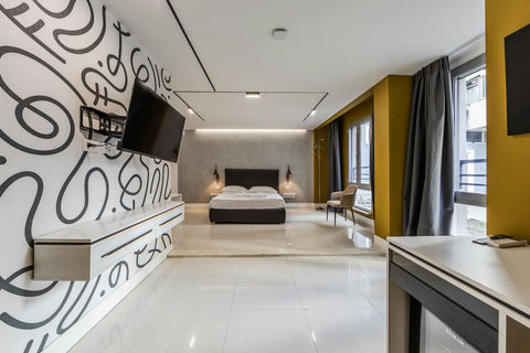 Bedroom with a double bed