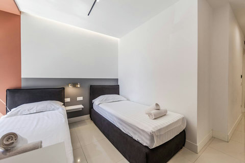 Bedroom with two single beds