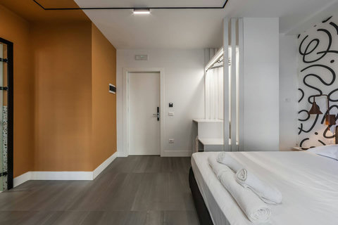 Bedroom with a double bed