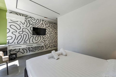 Bedroom with a double bed