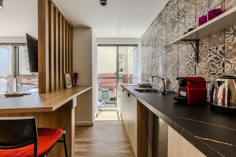 Fully-equipped kitchen