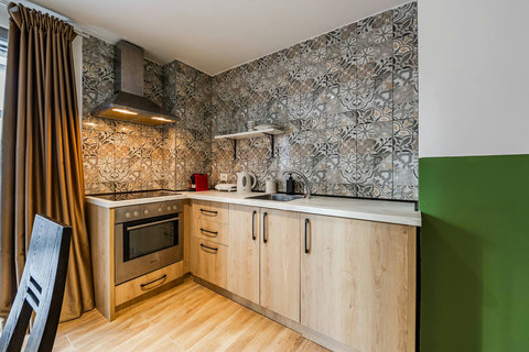 Fully-equipped kitchen